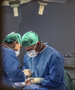Cuidado integral desde a primeira incisão: tecnologia avançada aliada à expertise humana